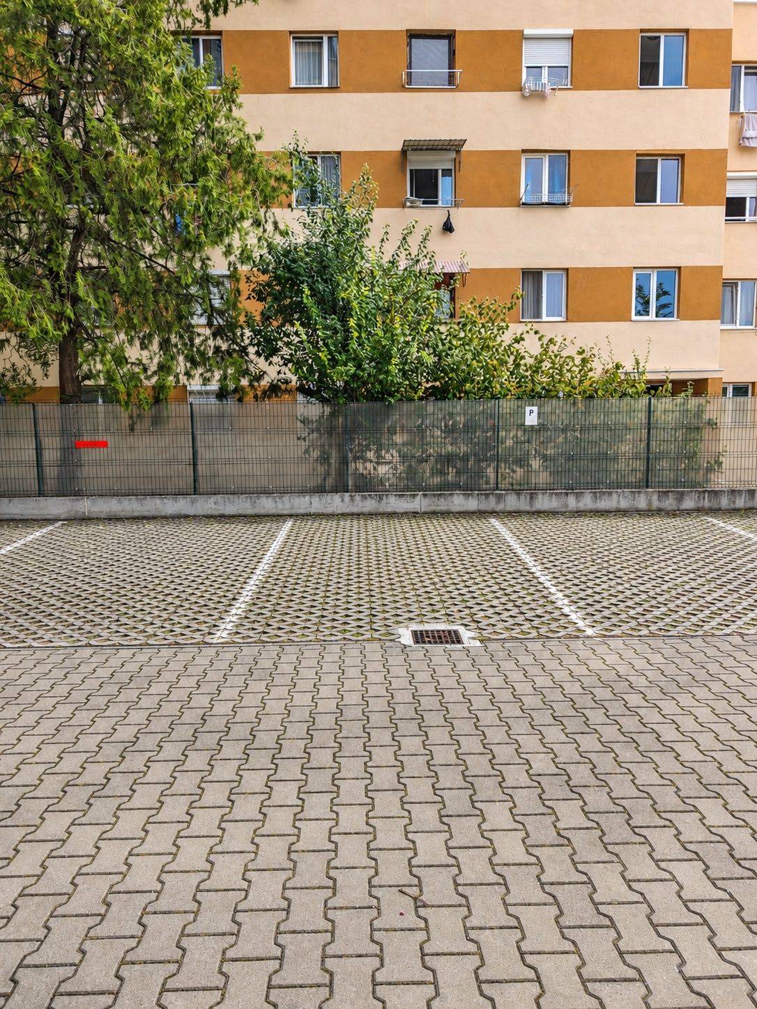 Loc de parcare tip garaj de închiriat în Drăgășani, Arad – fotografia 3