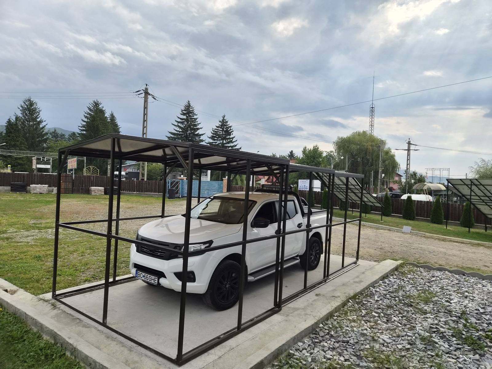 Loc de parcare tip garaj de vânzare în Zăvoi, Comanesti