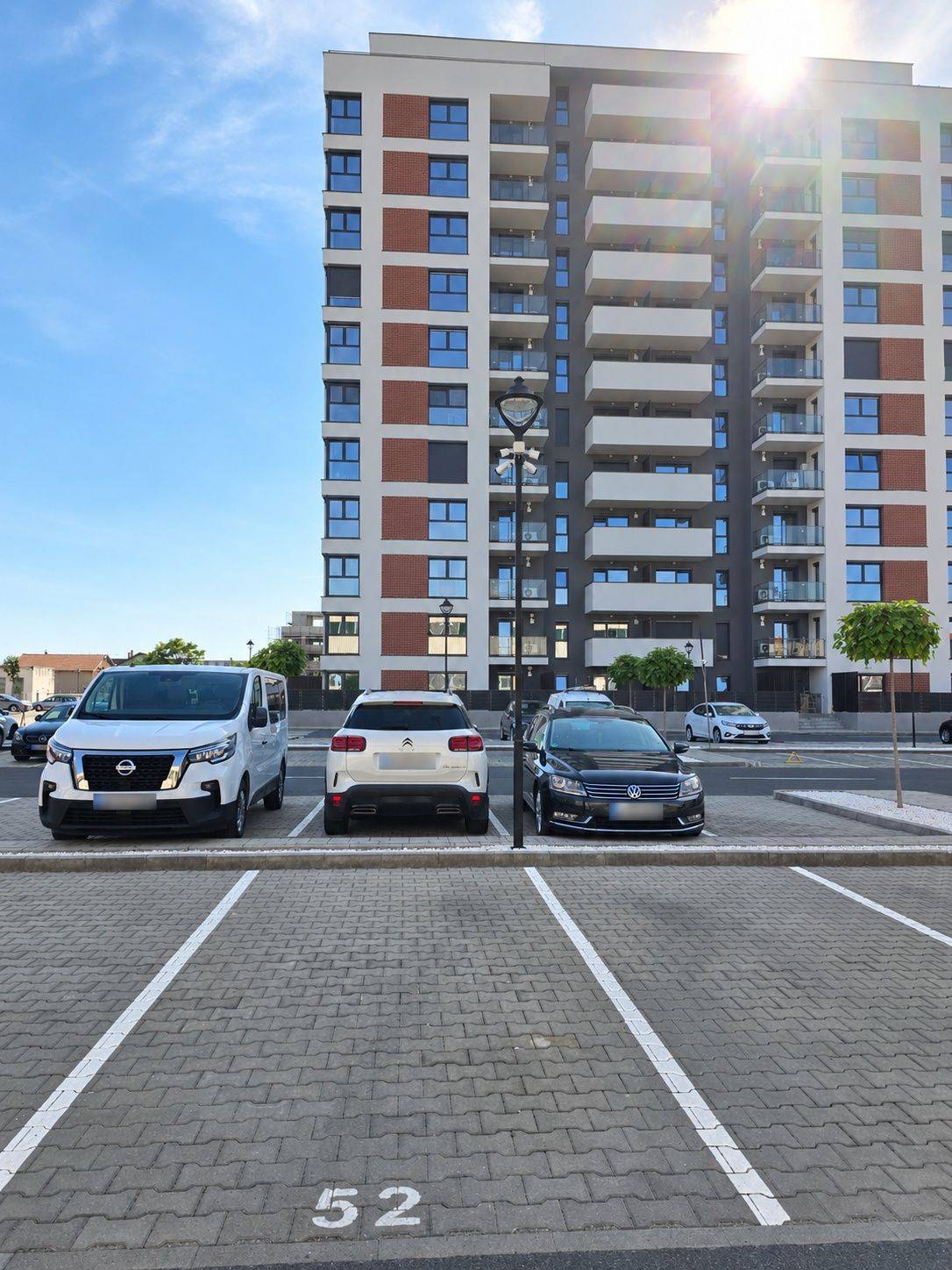 Loc de parcare exterior de închiriat în Strada Cocorilor 86, Arad