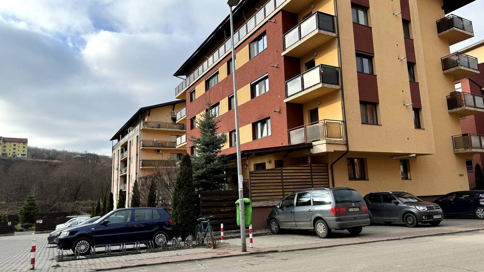 Loc de parcare exterior de închiriat în Strada Stejarului, Floresti – fotografia 2