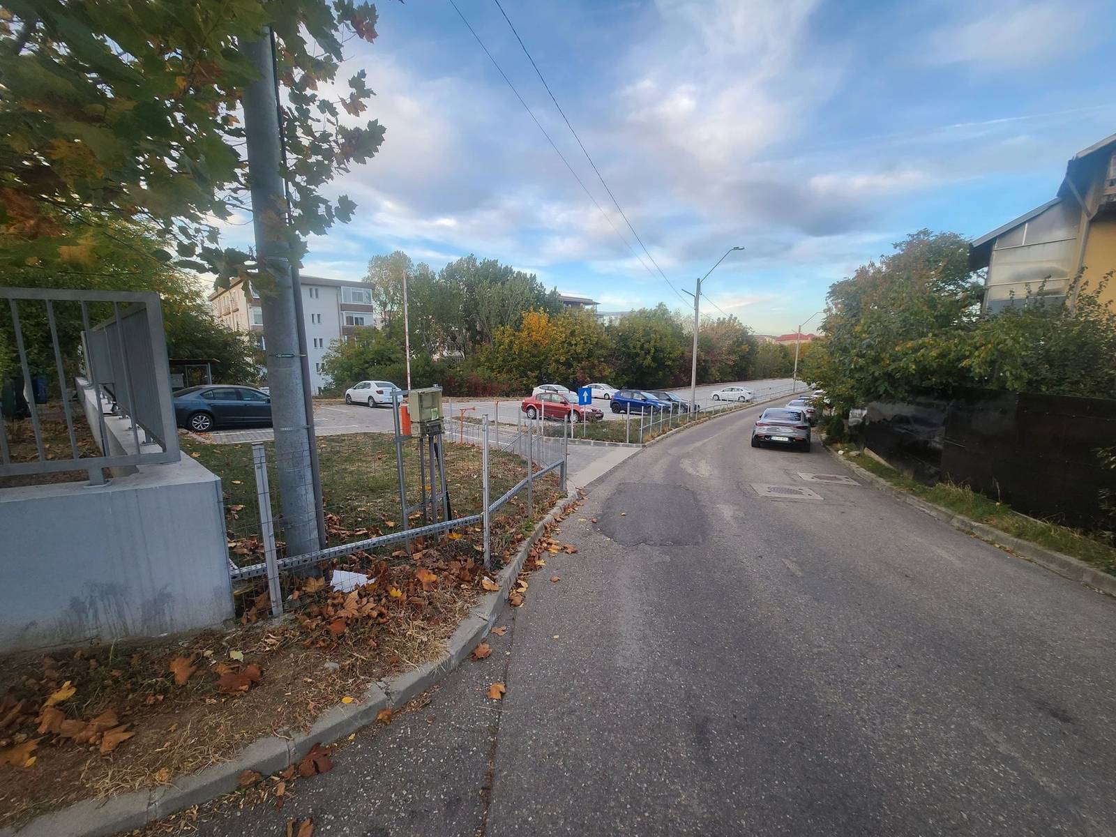 Loc de parcare exterior de închiriat în Strada Dârzu, Pitesti