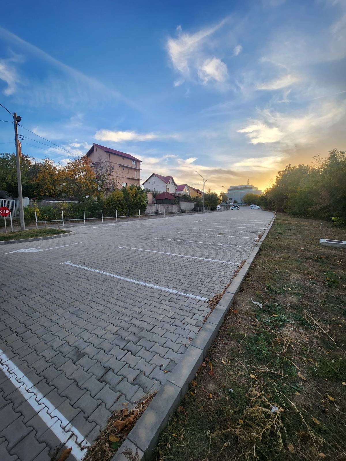 Loc de parcare exterior de închiriat în Strada Dârzu, Pitesti – fotografia 2