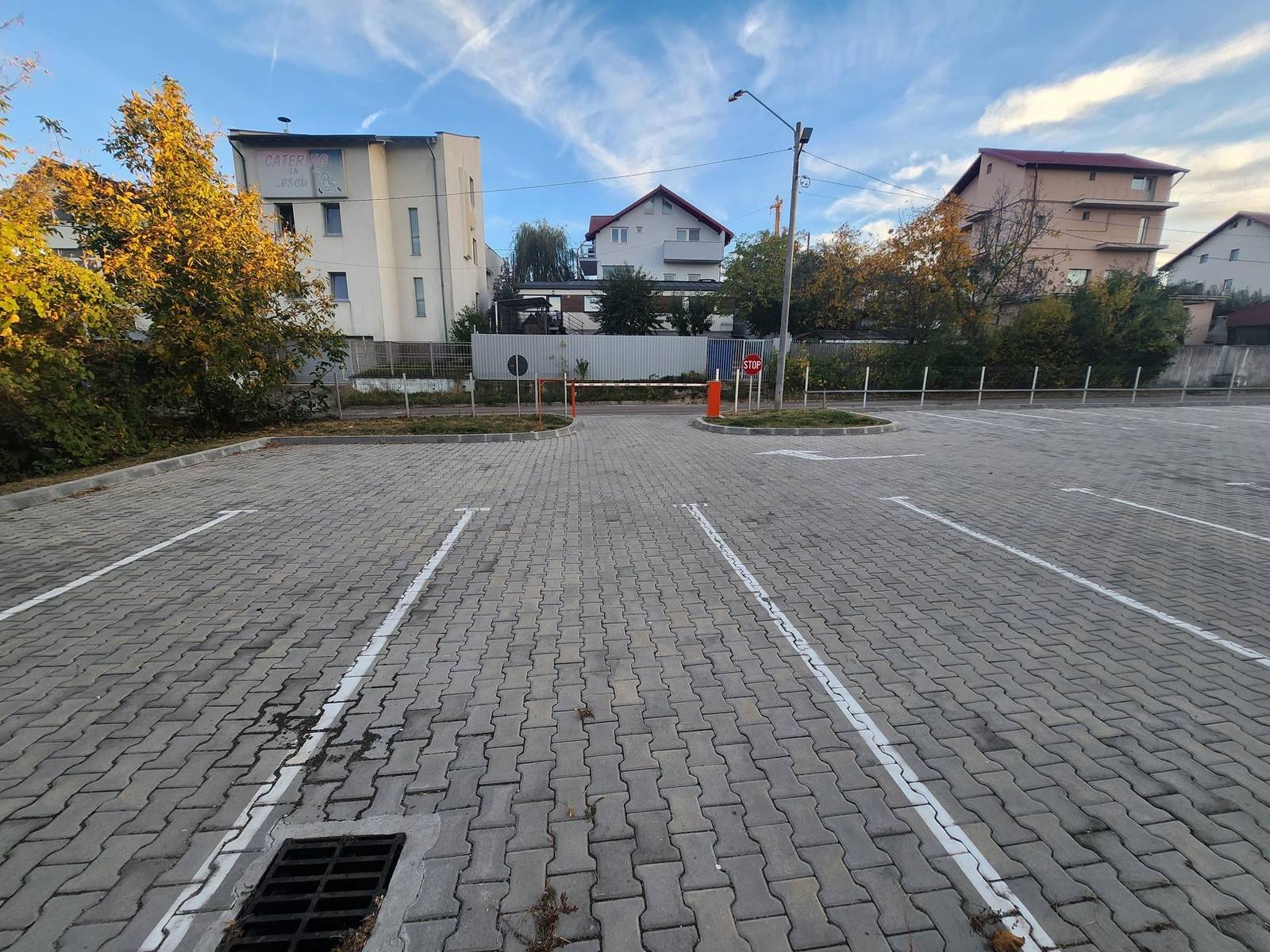 Loc de parcare exterior de închiriat în Strada Dârzu, Pitesti – fotografia 3