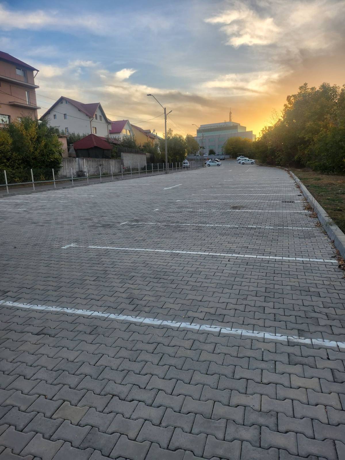 Loc de parcare exterior de închiriat în Strada Dârzu, Pitesti – fotografia 4