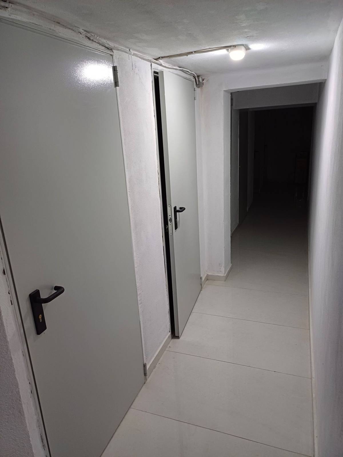 Loc de parcare tip garaj de închiriat în Valea Lupului