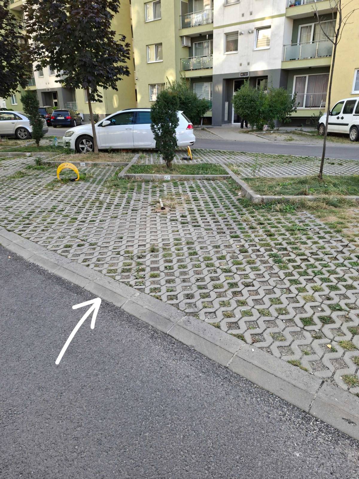 Loc de parcare exterior de închiriat în Strada Ștefan Baciu, Brasov
