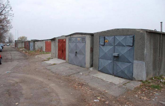 Loc de parcare tip garaj de închiriat în Școlilor, Braila