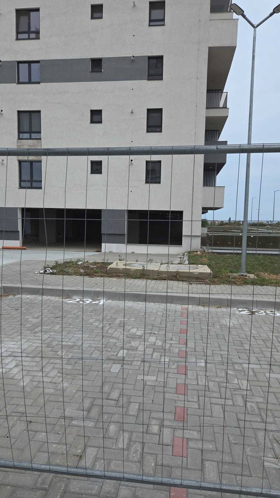 Loc de parcare exterior de închiriat în Strada Madrid 40, Palazu Mare