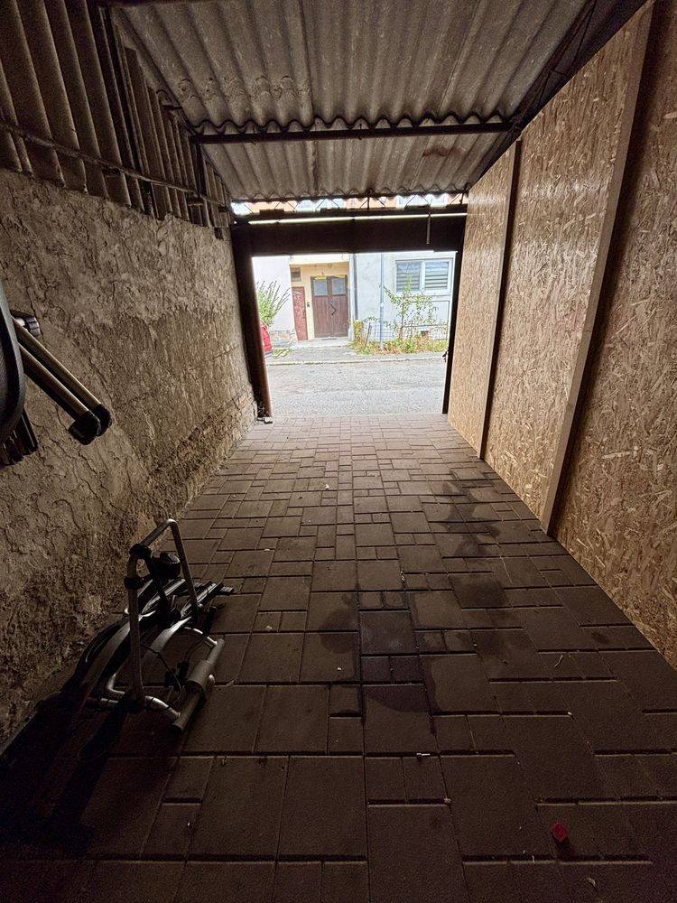 Loc de parcare tip garaj de închiriat în Alba Iulia – fotografia 2