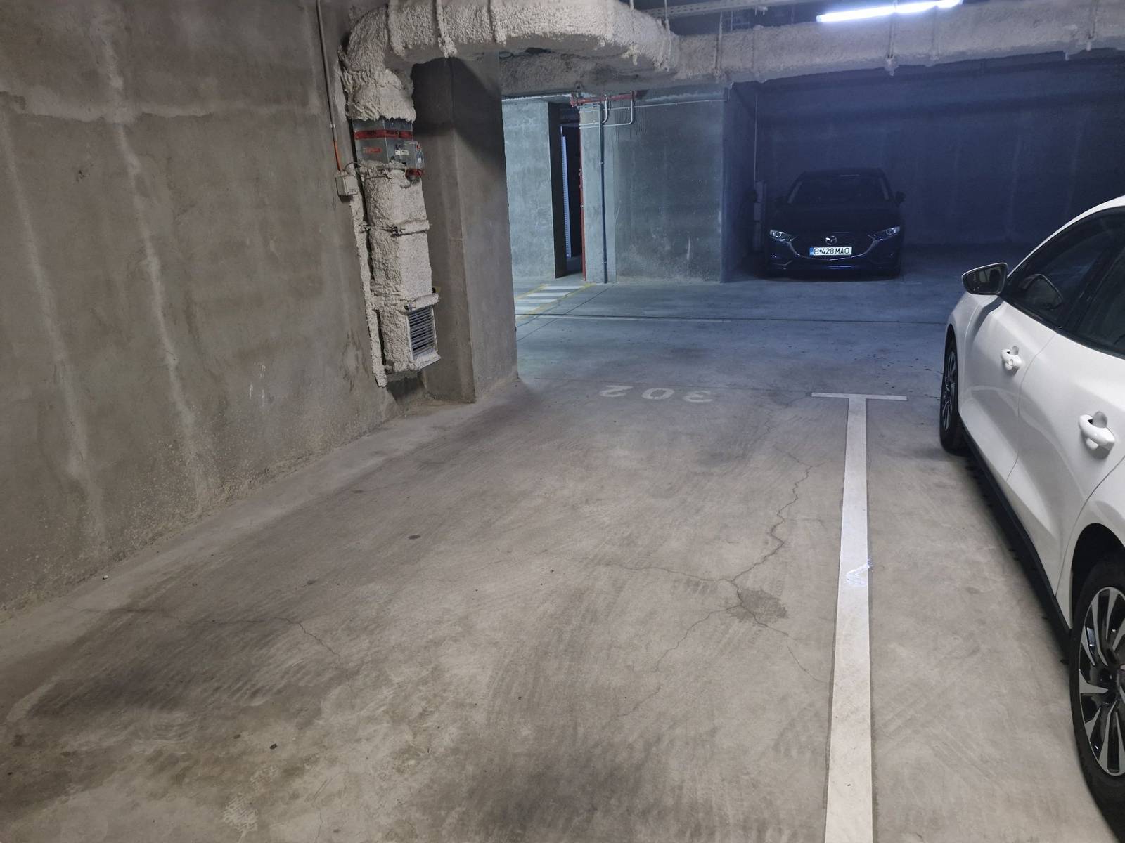 Loc de parcare interior de închiriat în Strada Brașov, Sectorul 6 – fotografia 2