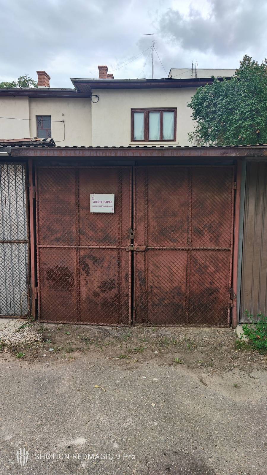 Loc de parcare tip garaj de vânzare în Centru, Ploiesti