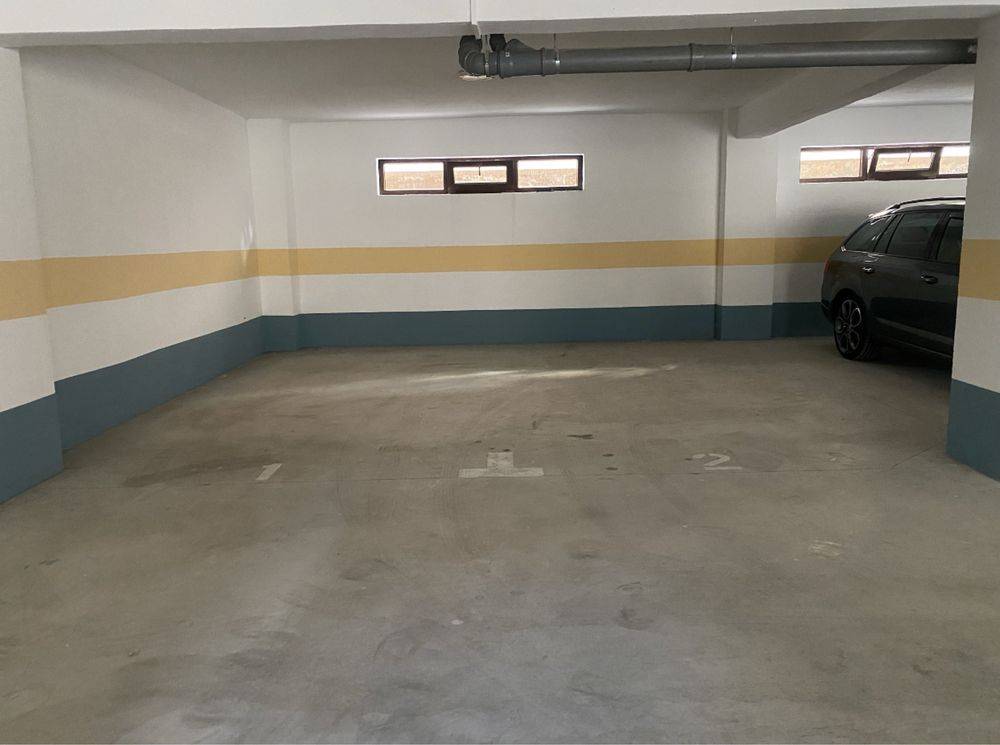Loc de parcare tip garaj de închiriat în Strada Străbună 65, Sectorul 1