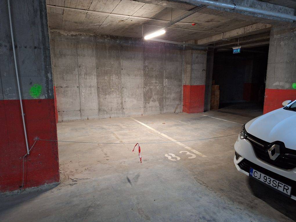 Loc de parcare interior de închiriat în Strada Fabricii 105, Cluj-Napoca