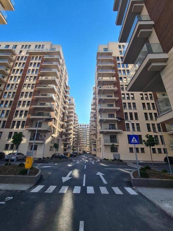 Loc de parcare interior de închiriat în Strada Topolovăț, Sectorul 6