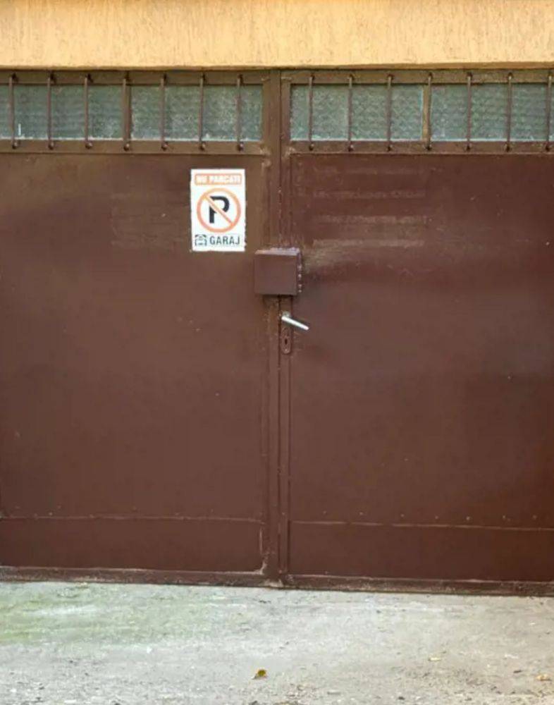 Loc de parcare tip garaj de închiriat în Cetate, Timisoara