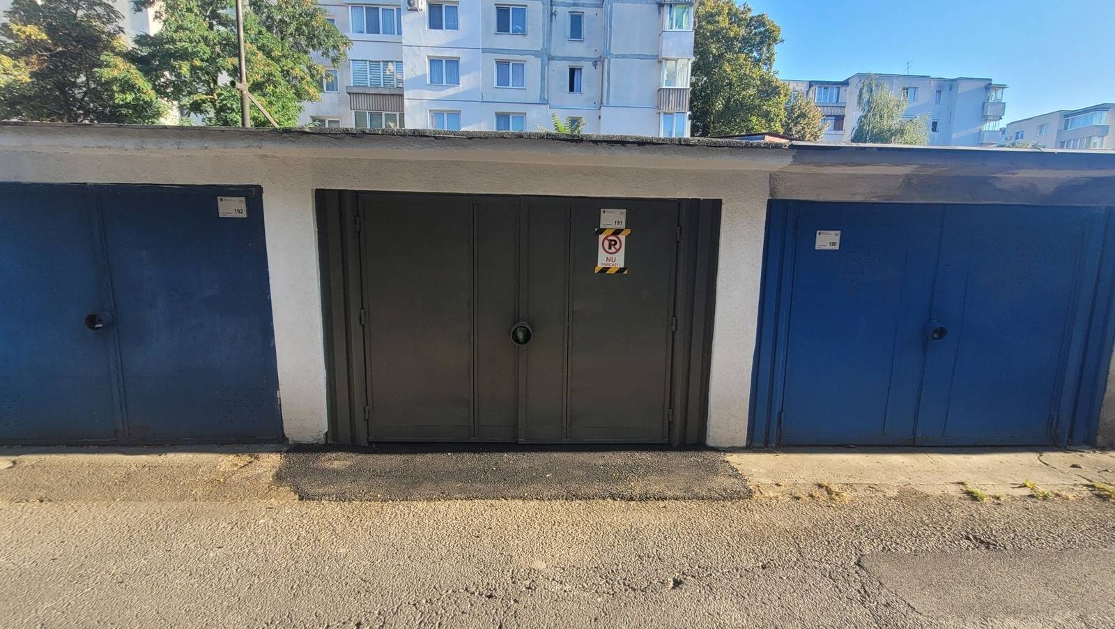 Loc de parcare tip garaj de închiriat în Strada Banat, Targu-Mures