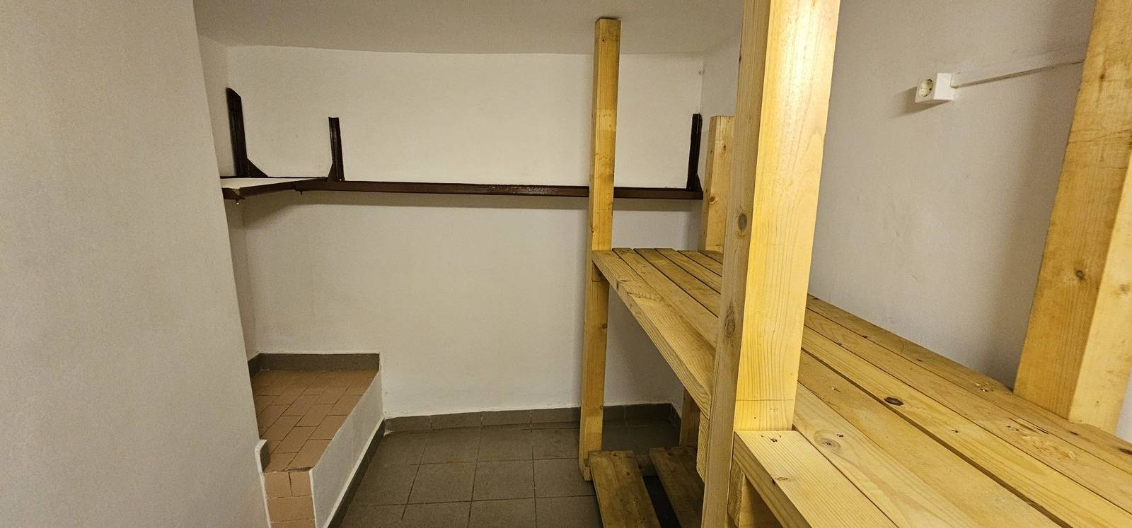 Loc de parcare tip garaj de închiriat în Libertății, Targu-Mures – fotografia 4