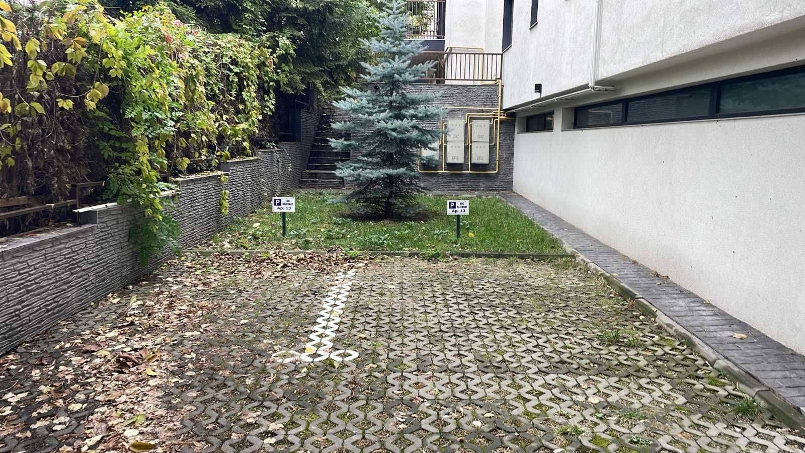 Loc de parcare exterior de închiriat în Strada Nicolae Bălcescu, Iasi