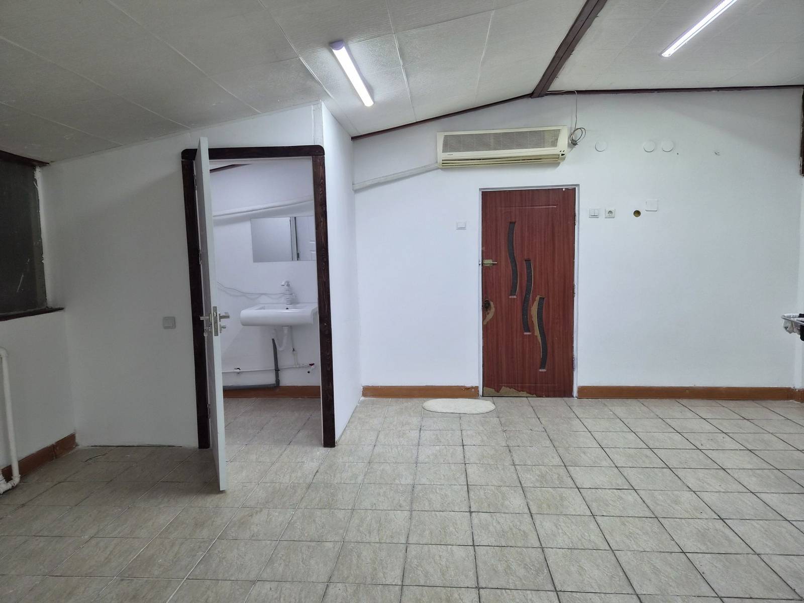 Loc de parcare tip garaj de închiriat în Băneasa, Sectorul 1 – fotografia 3