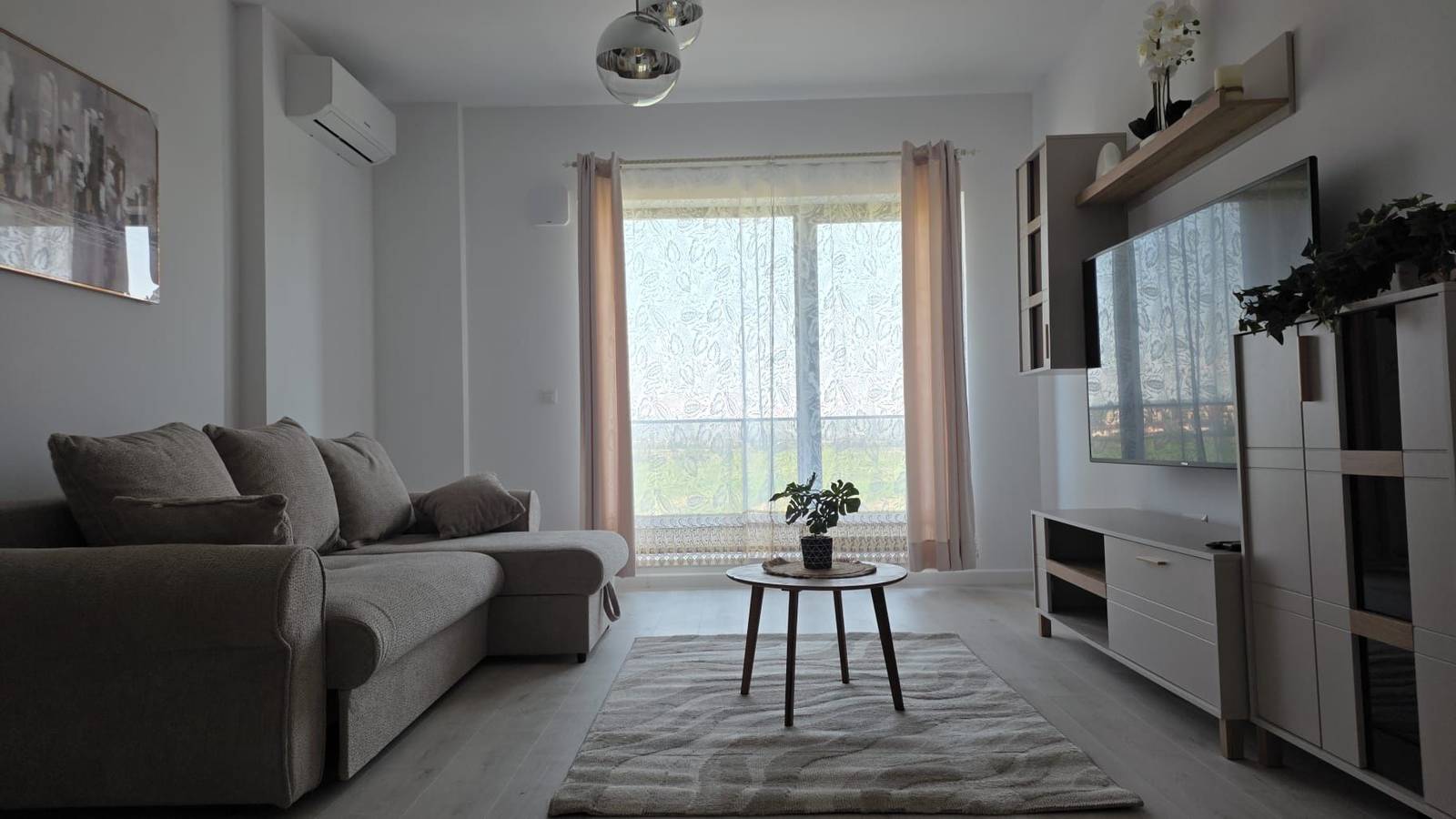Loc de parcare interior de închiriat în Centru, Ploiesti