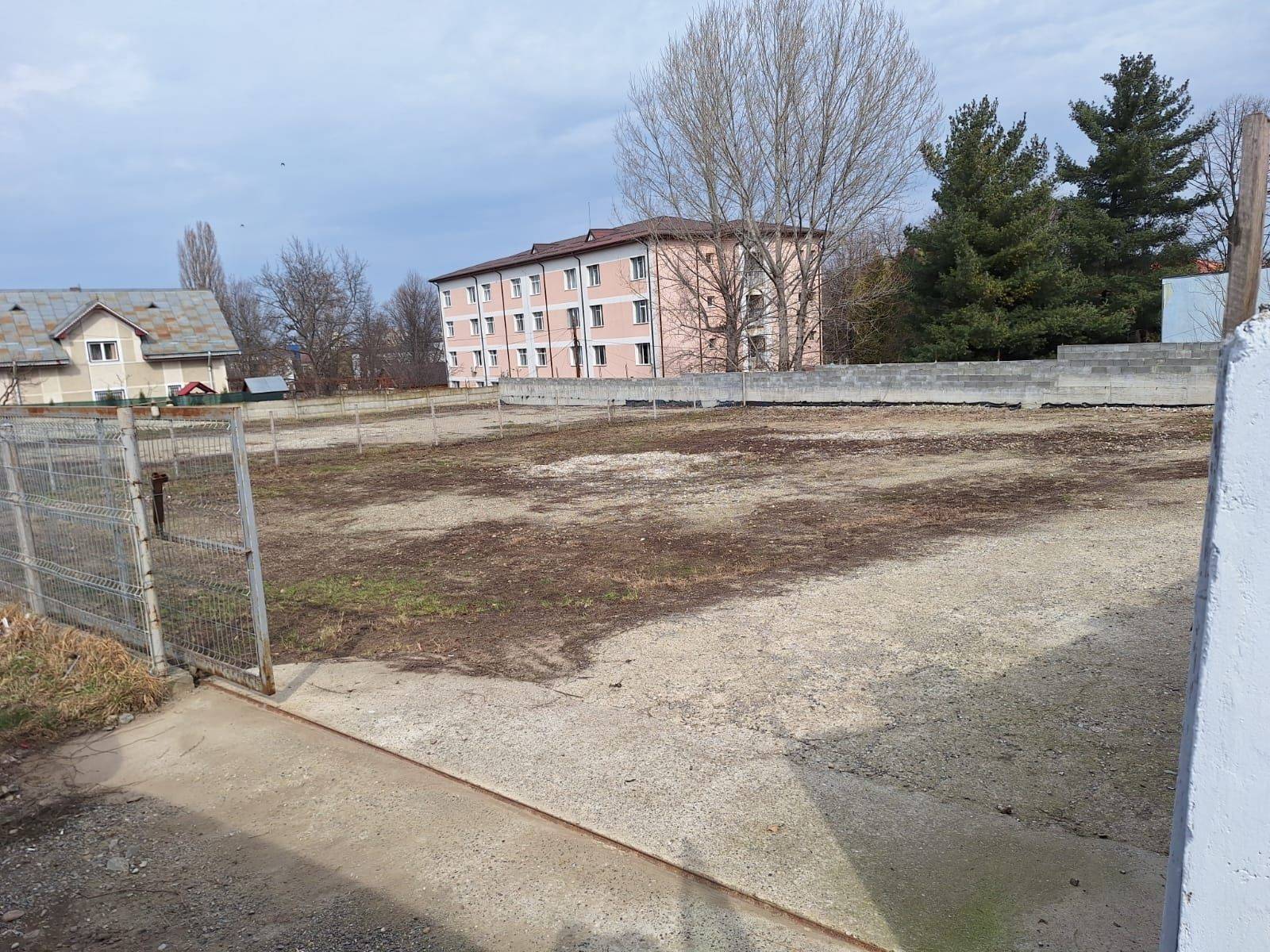 Loc de parcare exterior de închiriat în Bacau