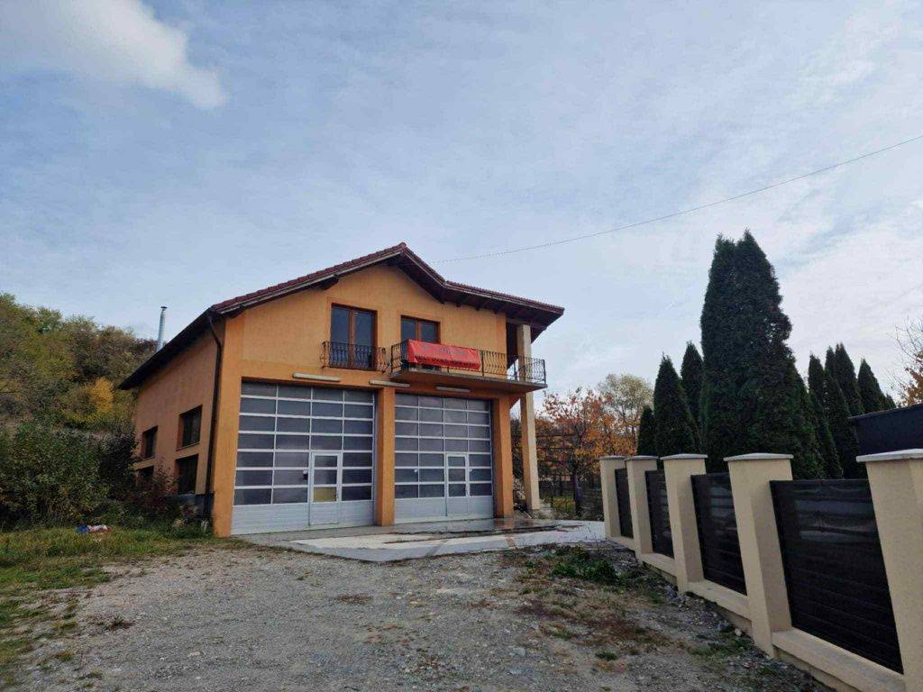 Loc de parcare tip garaj de închiriat în Strada Principală, Feleacu – fotografia 2