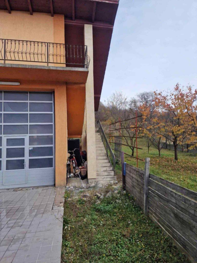 Loc de parcare tip garaj de închiriat în Strada Principală, Feleacu – fotografia 3