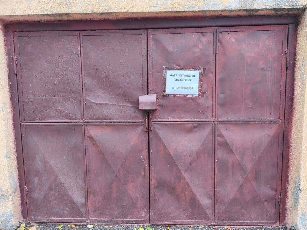 Loc de parcare tip garaj de vânzare în Strada Pieții, Slobozia