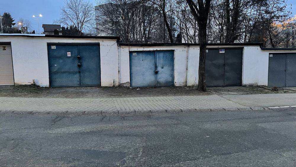 Loc de parcare tip garaj de vânzare în Targu-Mures