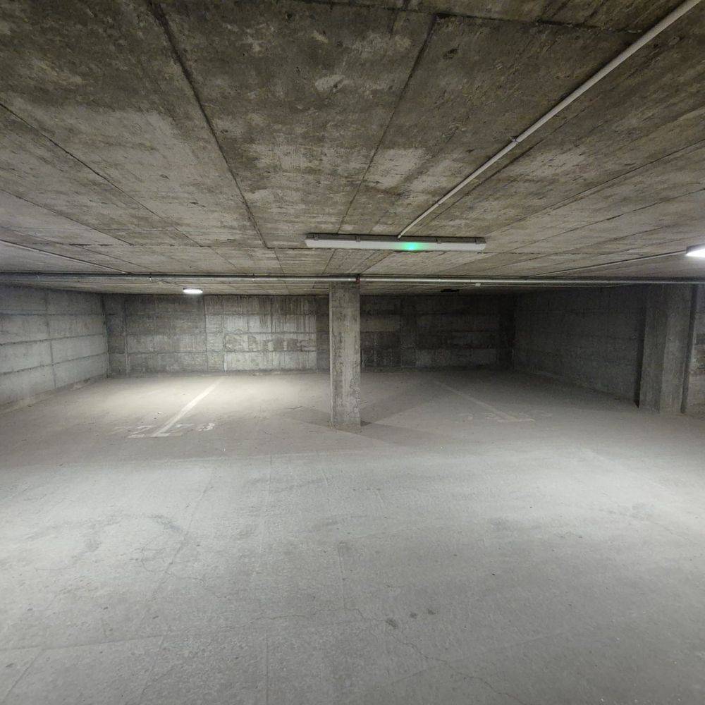 Loc de parcare interior de vânzare în Strada Urusagului, Floresti