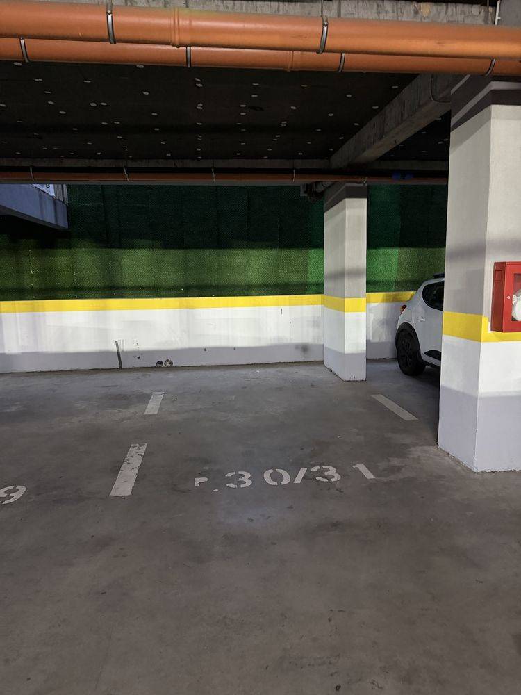 Loc de parcare interior de vânzare în Sectorul 4