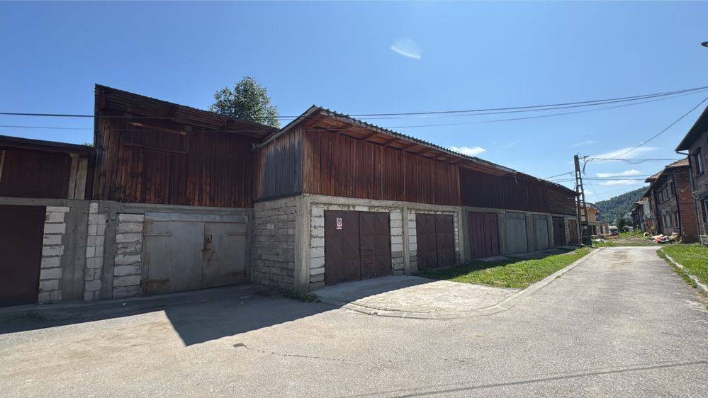 Loc de parcare tip garaj de vânzare în Strada Minei, Rosia