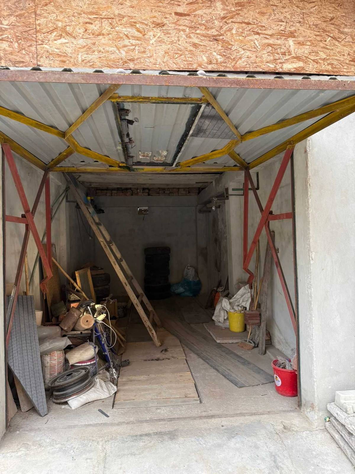 Loc de parcare tip garaj de vânzare în Resita