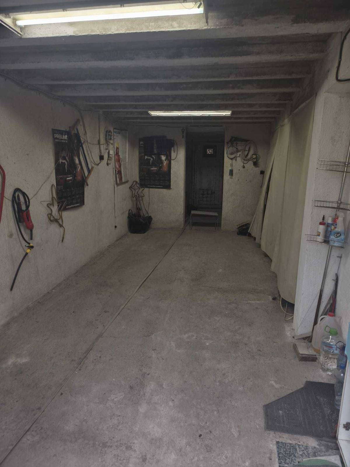Loc de parcare interior de vânzare în Resita