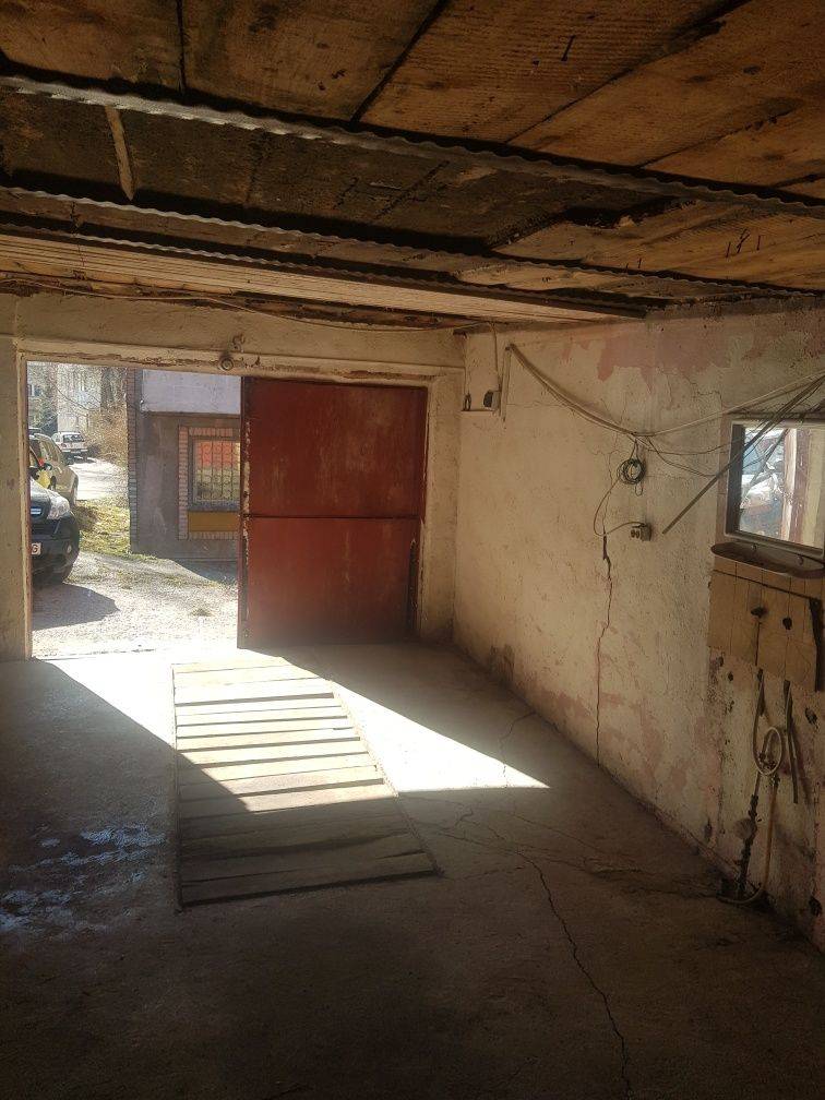 Loc de parcare tip garaj de vânzare în Strada v Millea, Petrosani – fotografia 4