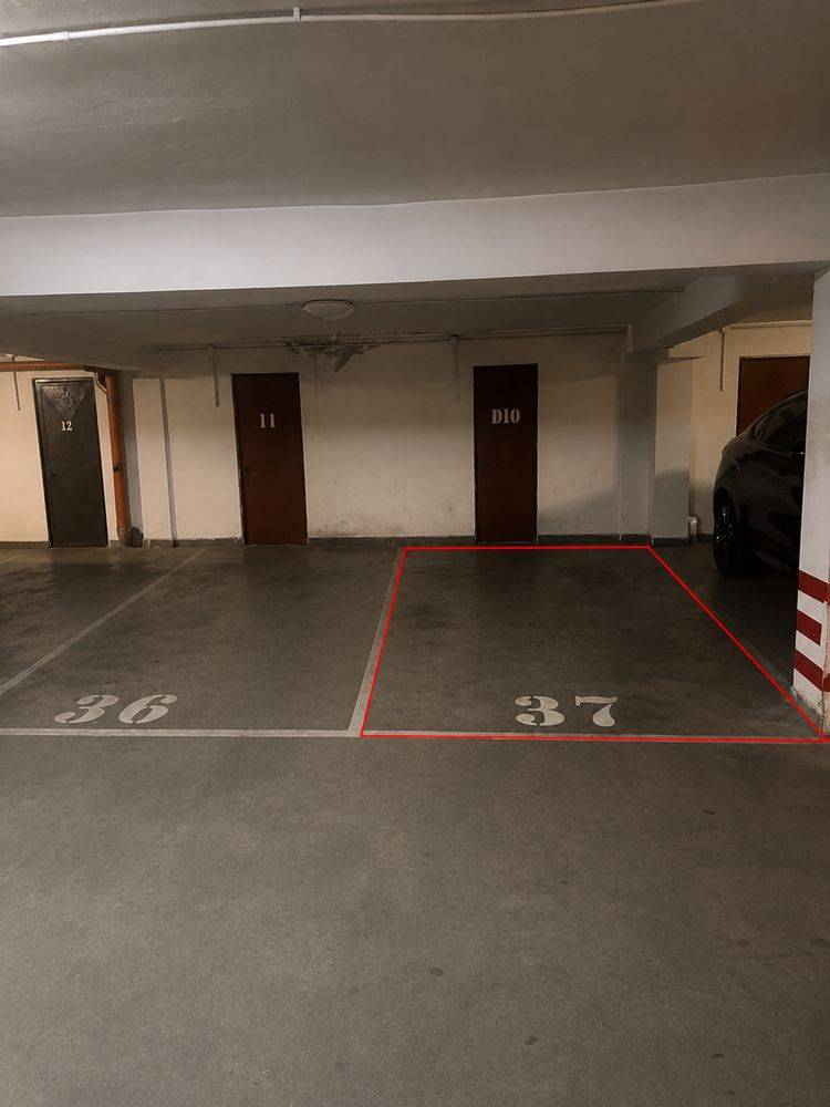 Loc de parcare interior de vânzare în Oradea
