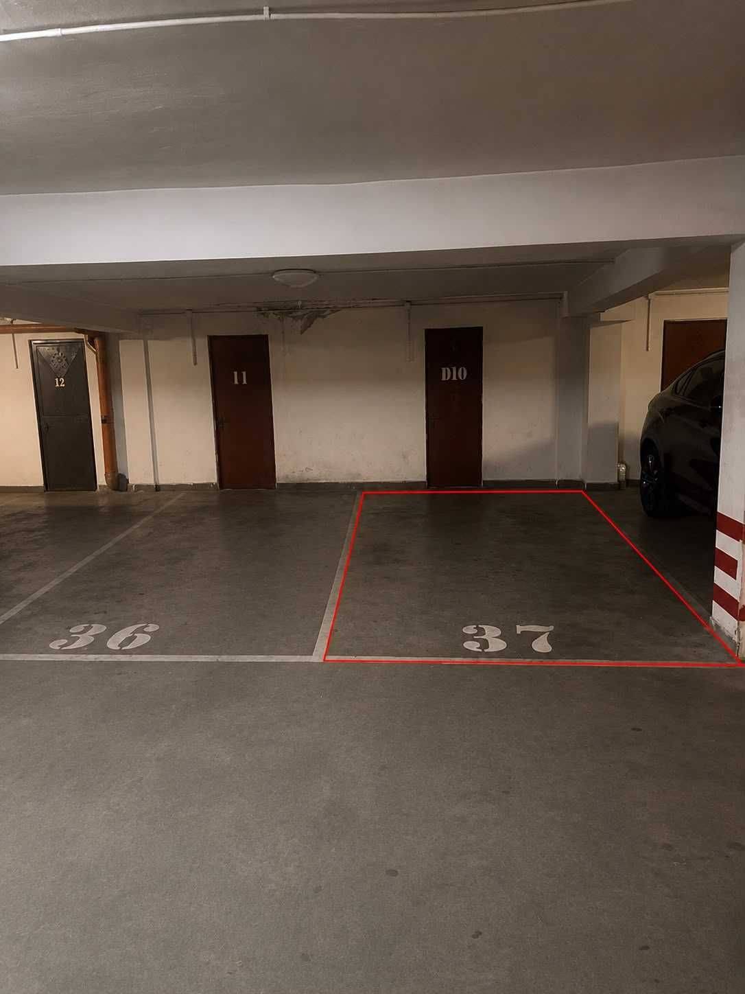 Loc de parcare interior de vânzare în Oradea