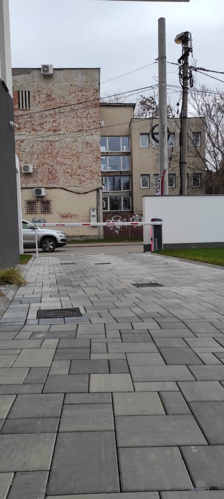 Loc de parcare interior de vânzare în Strada Crinului 1, Oradea – fotografia 3