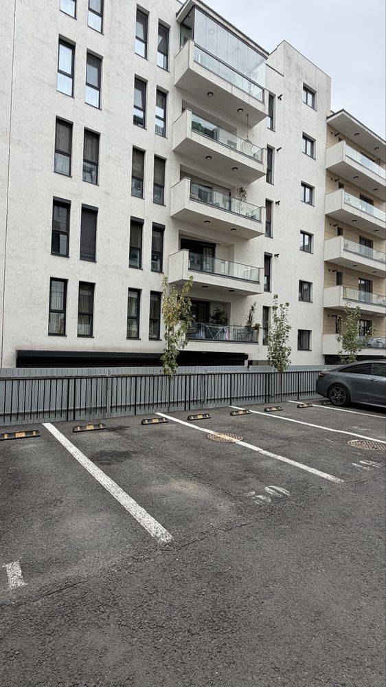 Loc de parcare exterior de vânzare în Sectorul 1