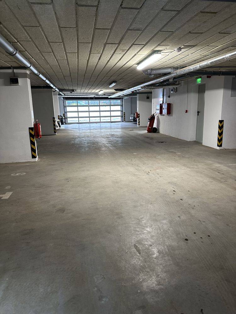 Loc de parcare interior de vânzare în Strada Motilor 12, Sectorul 3
