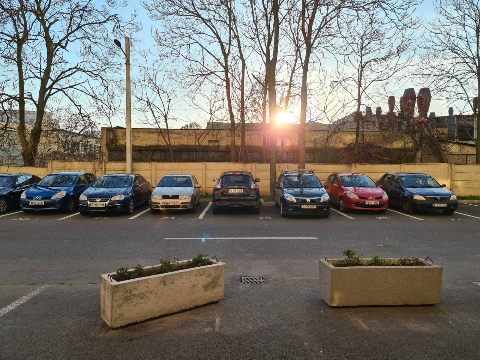 Loc de parcare exterior de vânzare în Sectorul 6