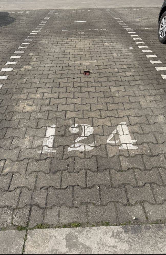Loc de parcare exterior de vânzare în Oradea